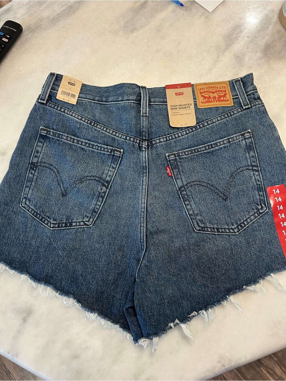 Levi’s High-Waisted Mom Shorts  Denim NWT Size 32